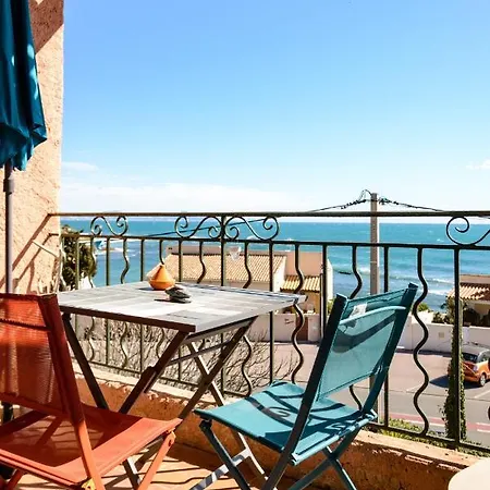 A 2 Pas De La Mer Apartment *